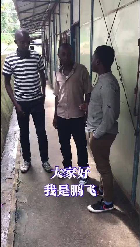 #非洲# 到了海外, 尽量不要穿迷彩服...